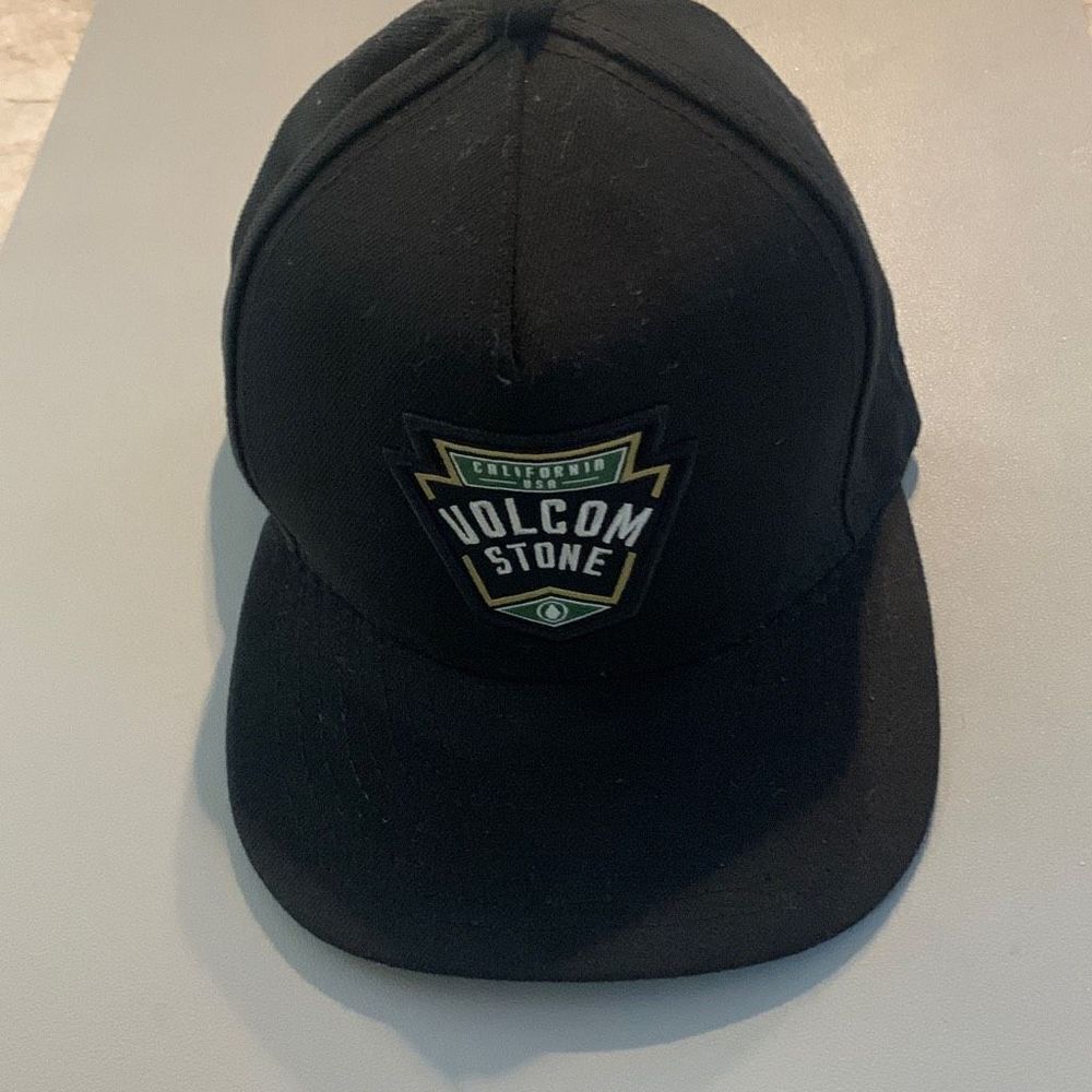 VOLCOM  Black Hat